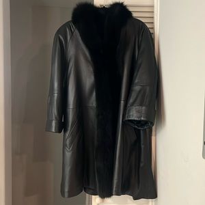 Stunning leather and fur jacket with pockets